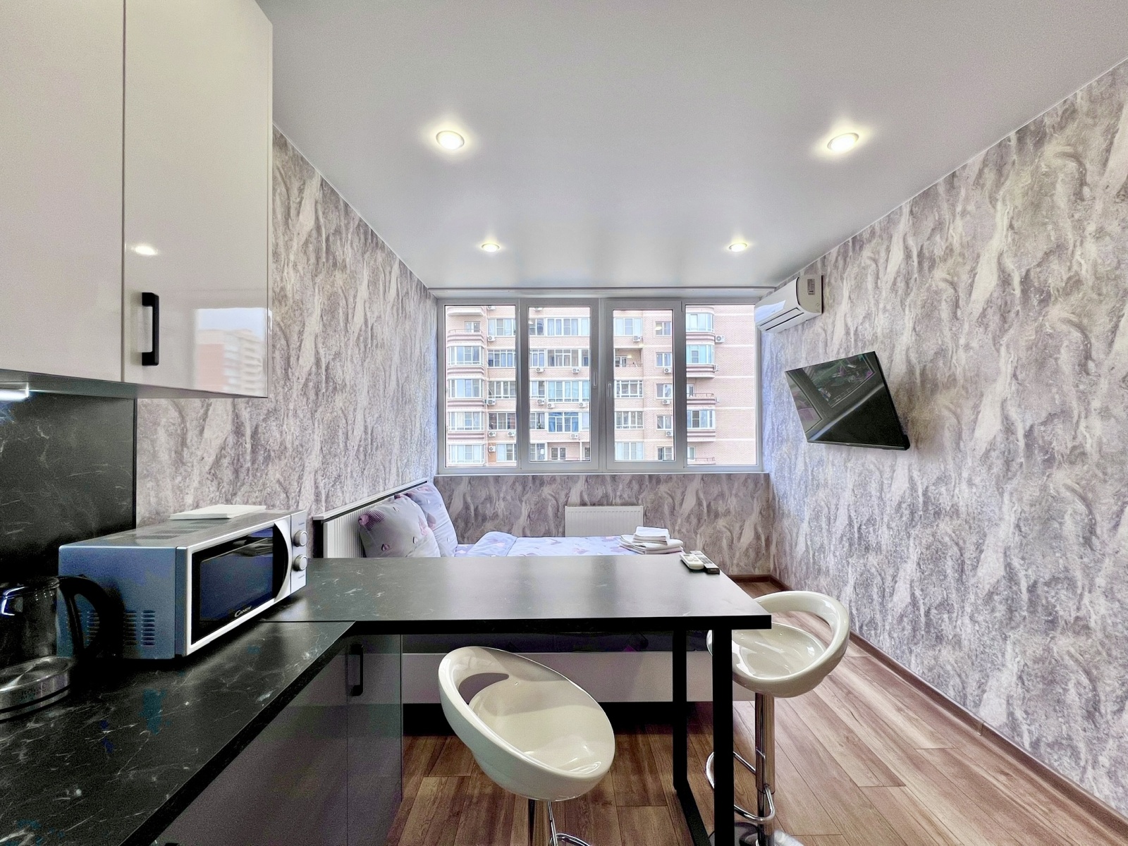 Апартаменты "Стильная студия на Цветах"