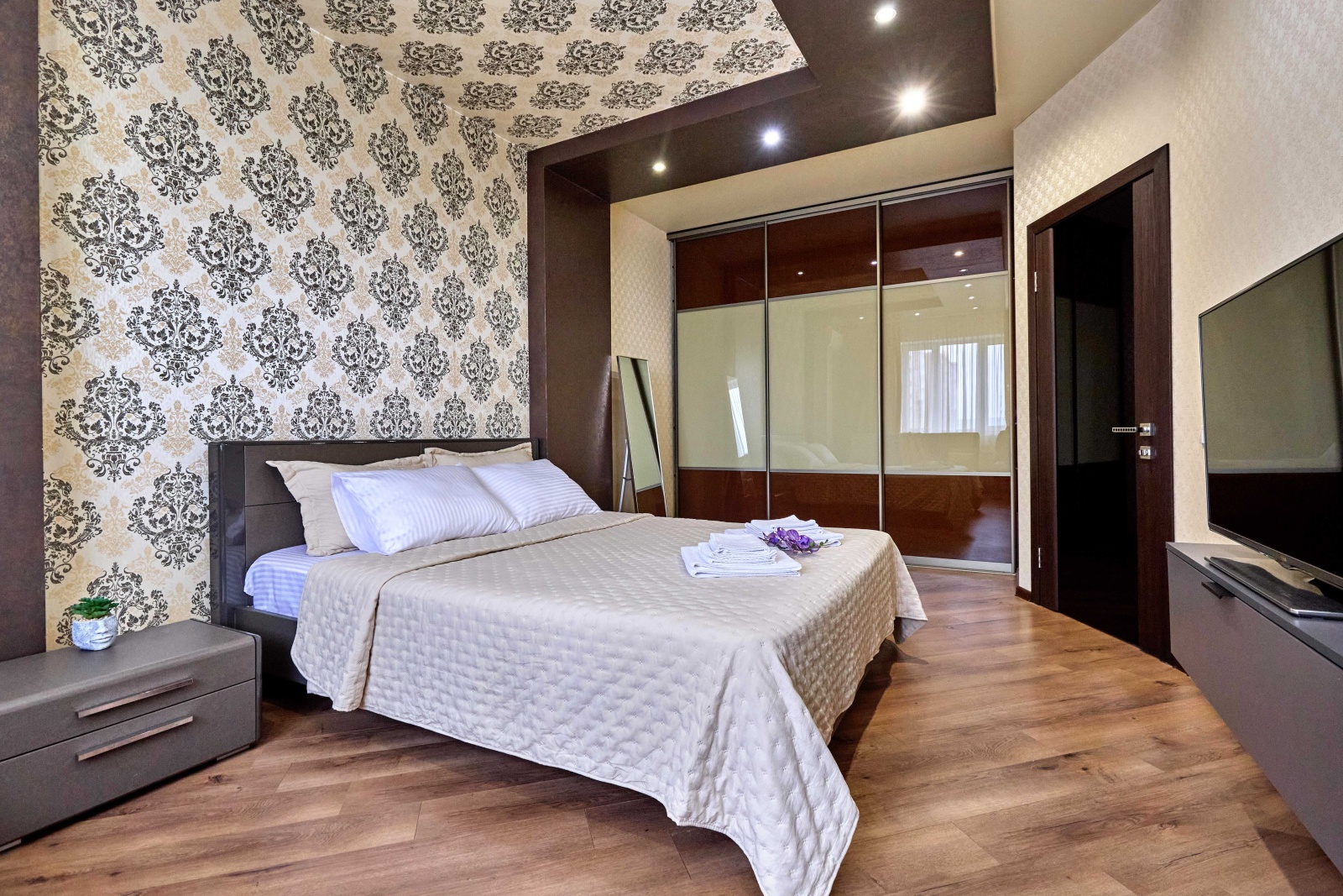 Квaртиpa c зaвoраживающим видом нa Паpк Галицкого и Стадиoн