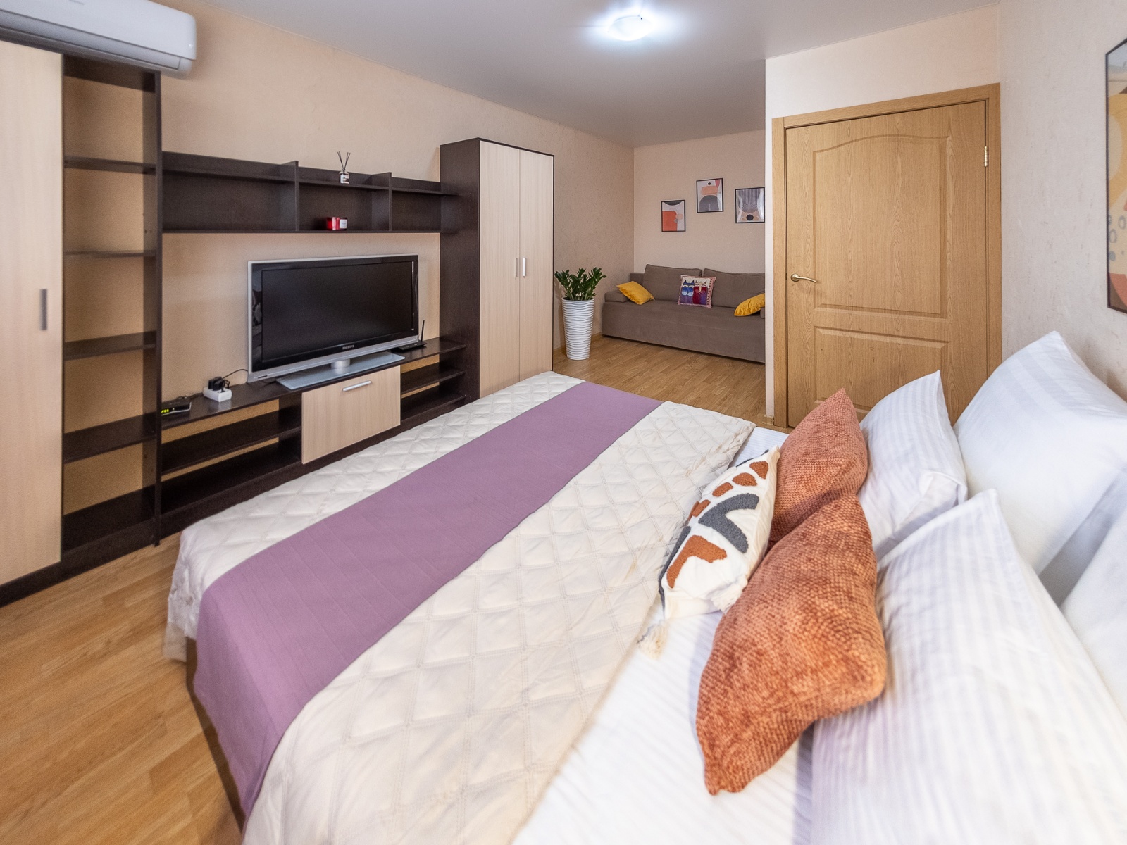 Волшебный вид на "Облака" с балкона-качели! (Рядом с парком Галицкого).