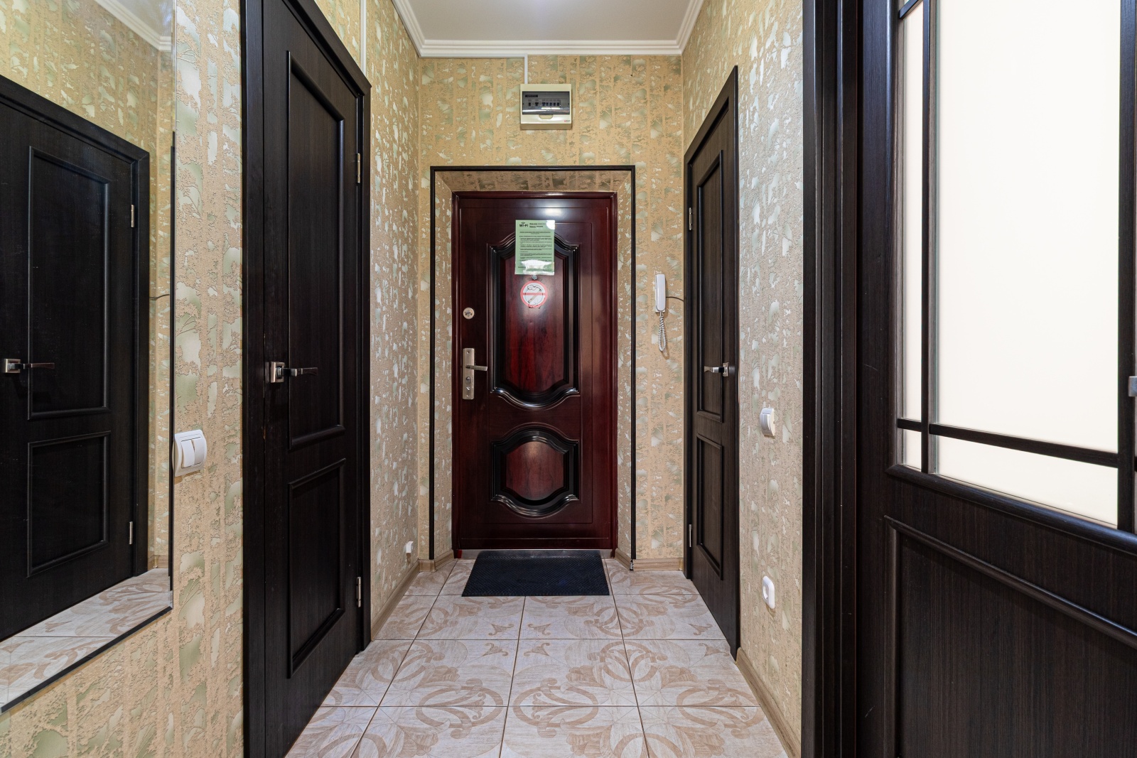 Ривьера Галицкого": Погрузитесь в Атмосферу Отдыха в Светлых и Просторных Апартаментах у Знаменитого Парка! 