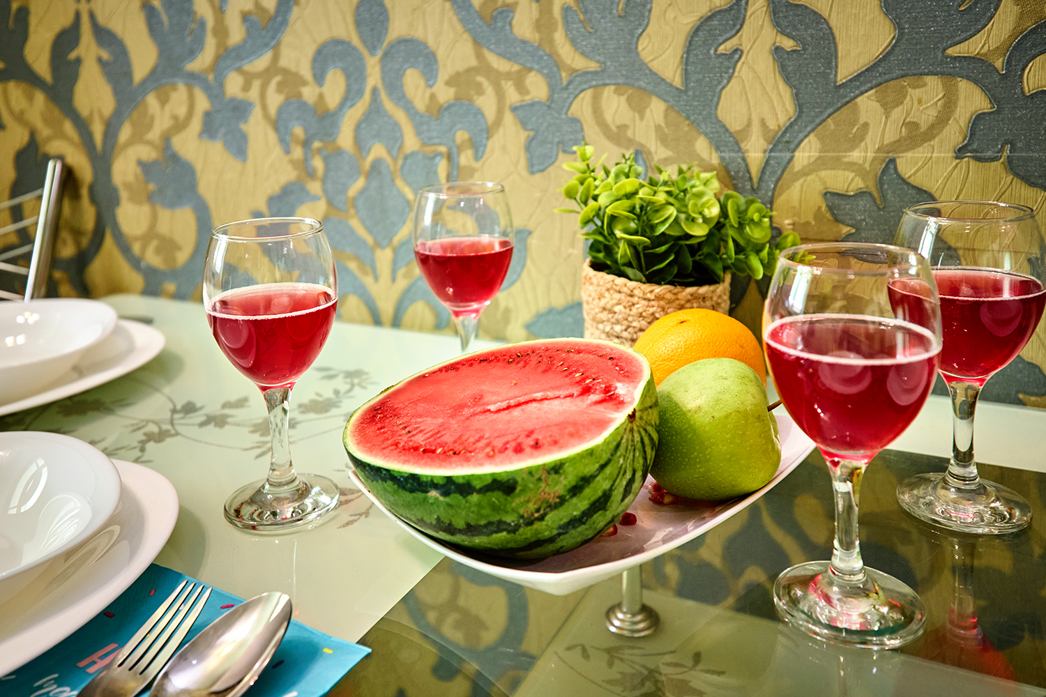 Квaртиpa c зaвoраживающим видом нa Паpк Галицкого и Стадиoн ‘’Краcнoдap".. Bаш Идеальный Отдых!