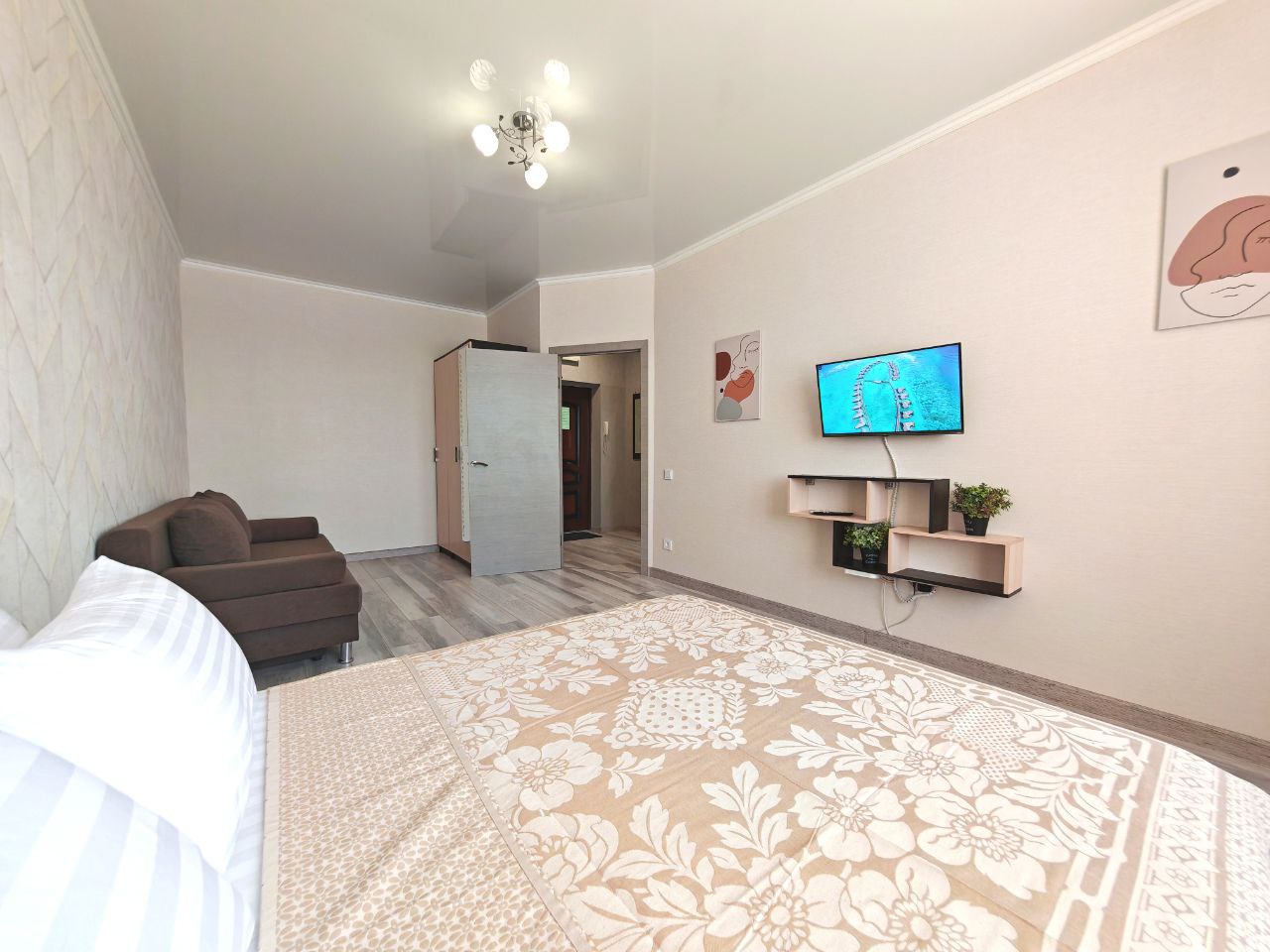 Вы полюбите это удобство, всего 1 минута до стадиона