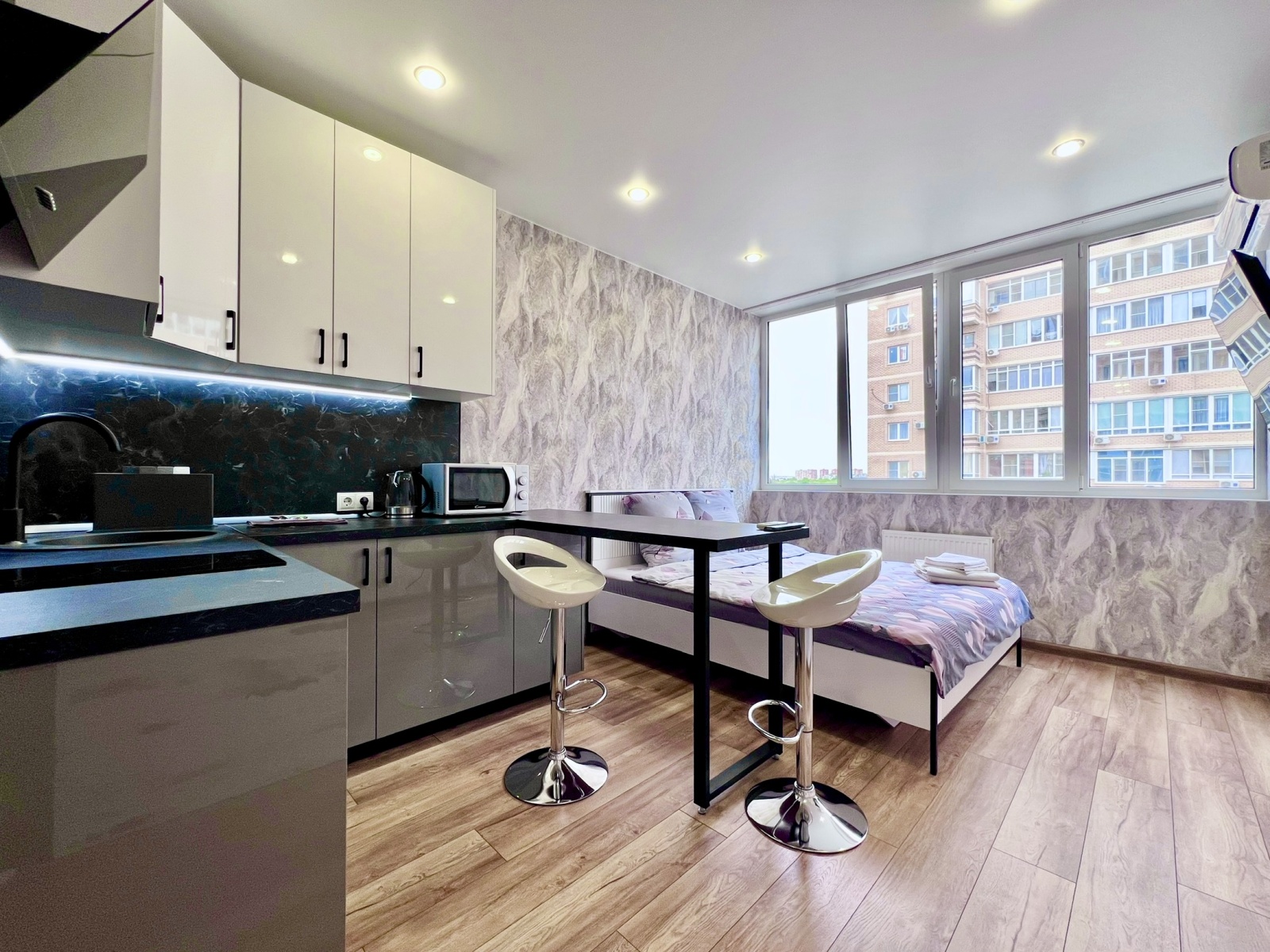 Апартаменты "Стильная студия на Цветах"