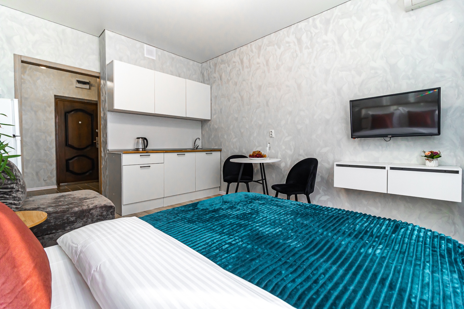 Новая УЮТНАЯ студия возле стадиона «Кpаcнoдаp», ЯПОНСКОГО САДА и ПАРКА ГАЛИЦКОГО