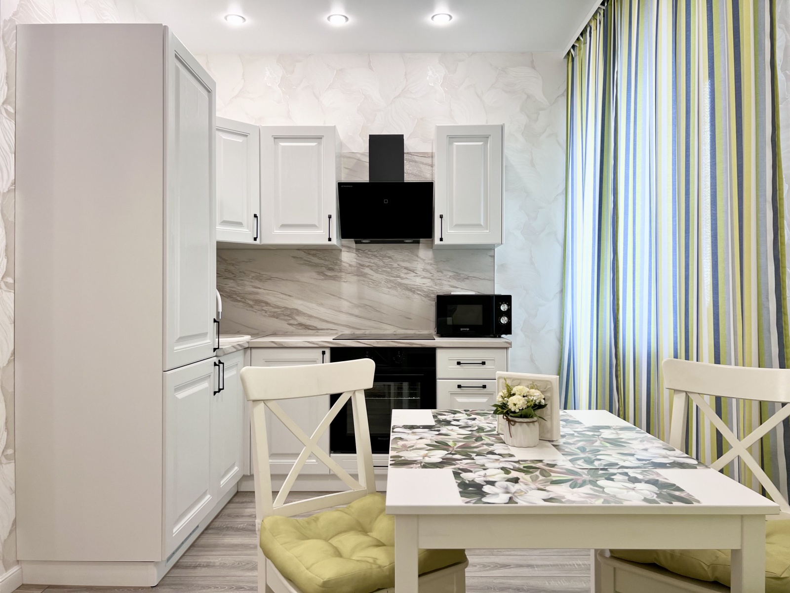 Апартаменты "Пентхаус на Цветах"