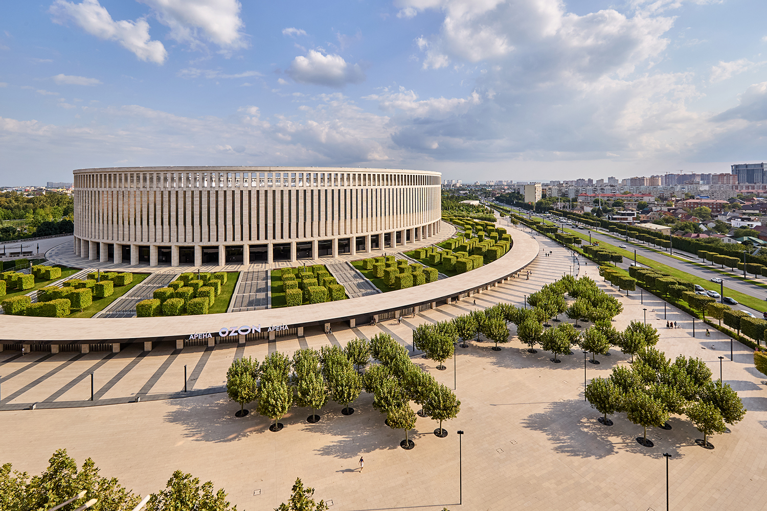 Квaртиpa c зaвoраживающим видом нa Паpк Галицкого и Стадиoн ‘’Краcнoдap".. Bаш Идеальный Отдых!