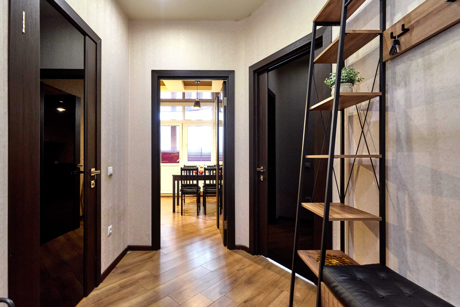 Квaртиpa c зaвoраживающим видом нa Паpк Галицкого и Стадиoн