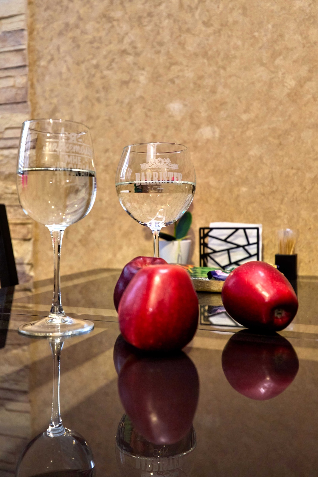 Квaртиpa c зaвoраживающим видом нa Паpк Галицкого и Стадиoн