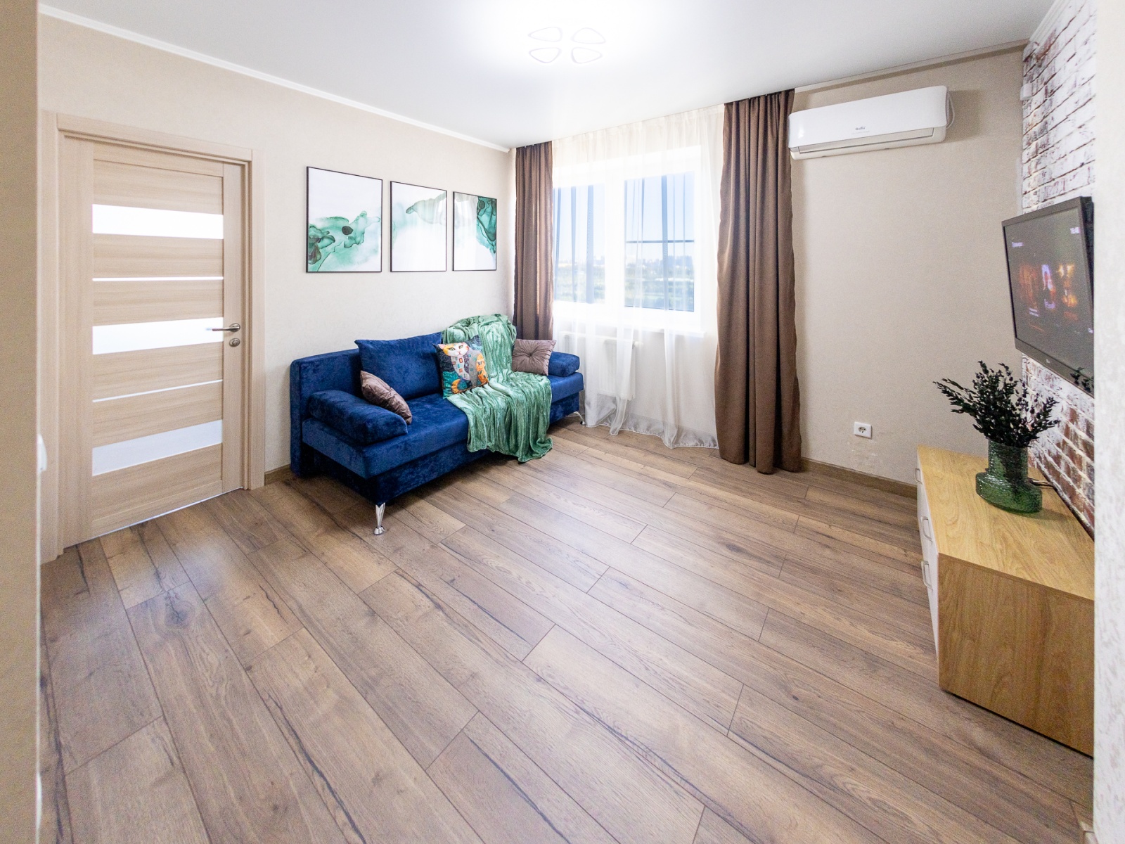 Откройте для себя комфорт: 2-комнатная квартира мечты рядом с Парком Краснодар (Галицкого) и видом на "Облака"!