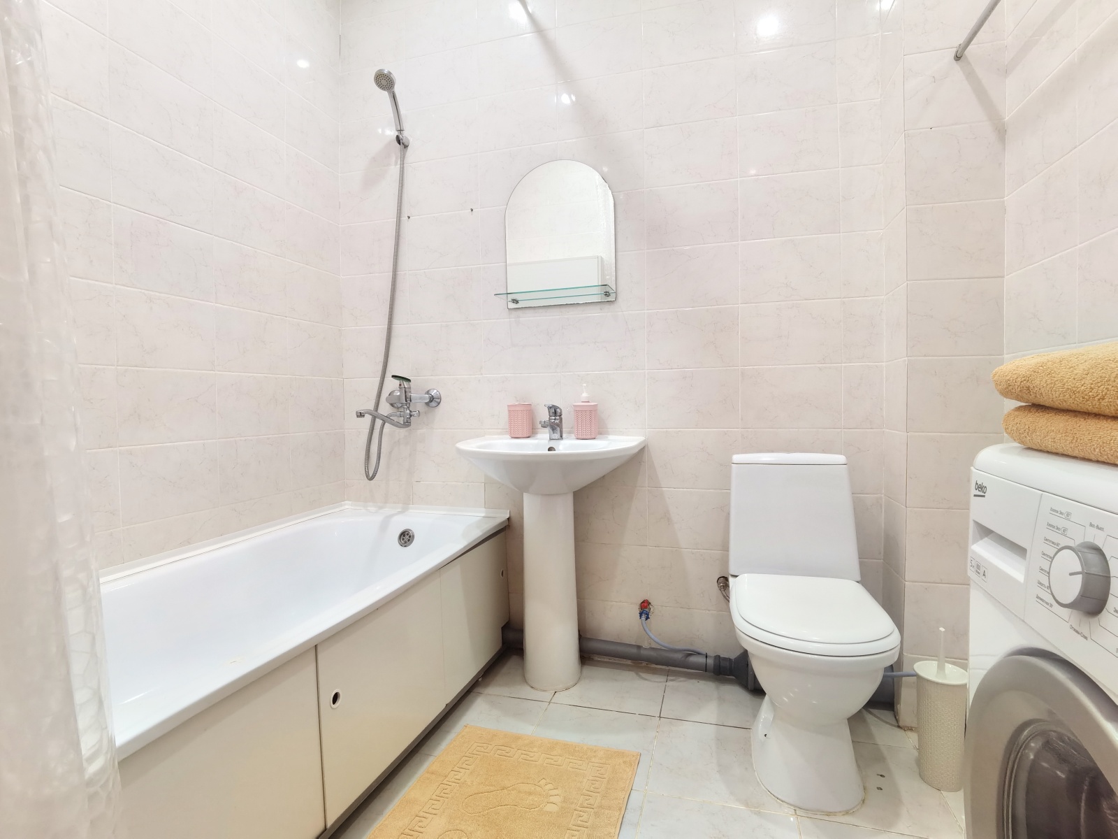 Маленькая дружелюбная студия