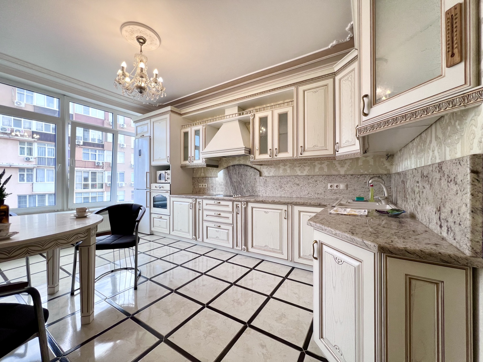 Апартаменты "Олд Лакшери"