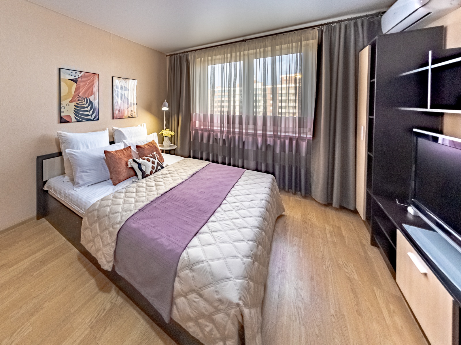 Волшебный вид на "Облака" с балкона-качели! (Рядом с парком Галицкого).