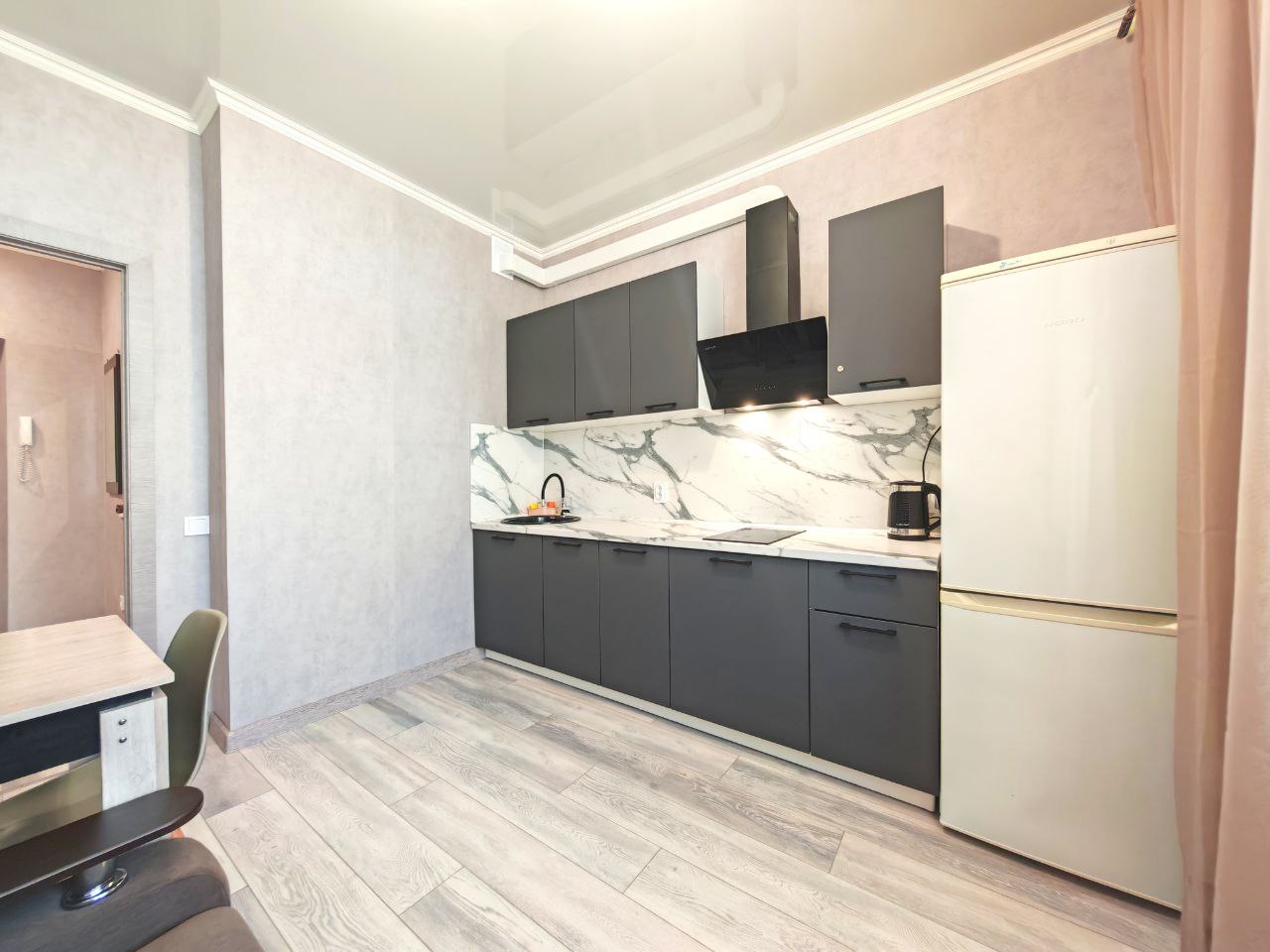 Вы полюбите это удобство, всего 1 минута до стадиона