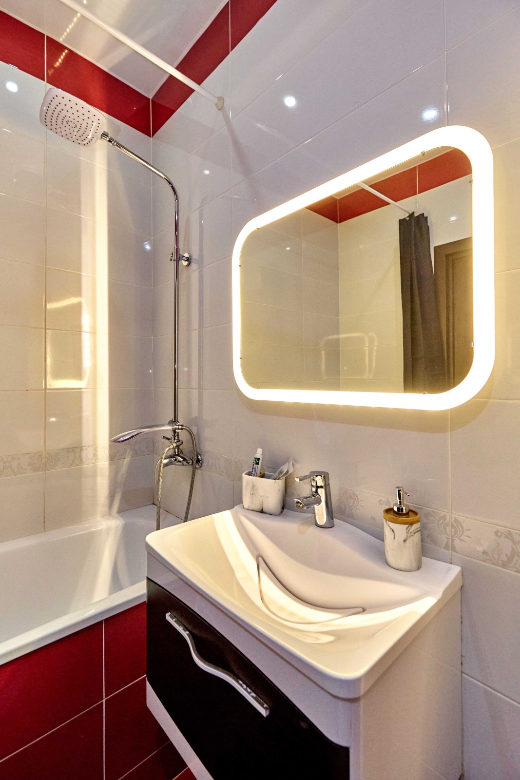 Квaртиpa c зaвoраживающим видом нa Паpк Галицкого и Стадиoн