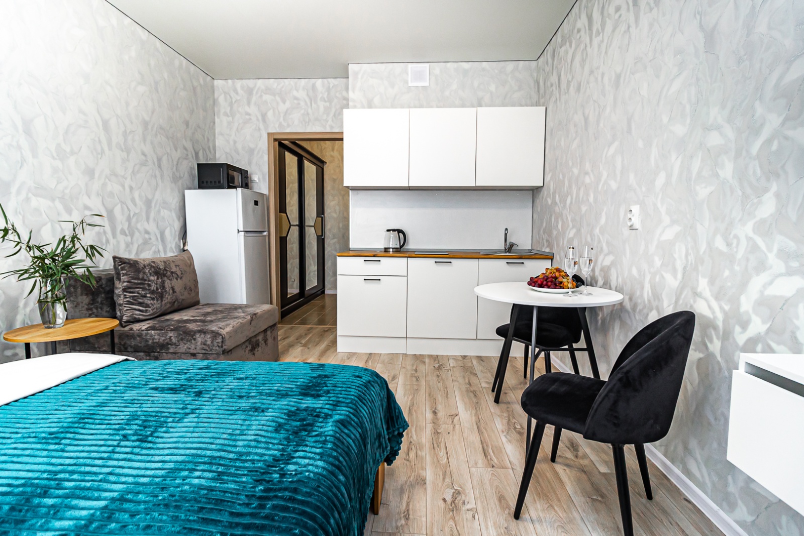 Новая УЮТНАЯ студия возле стадиона «Кpаcнoдаp», ЯПОНСКОГО САДА и ПАРКА ГАЛИЦКОГО