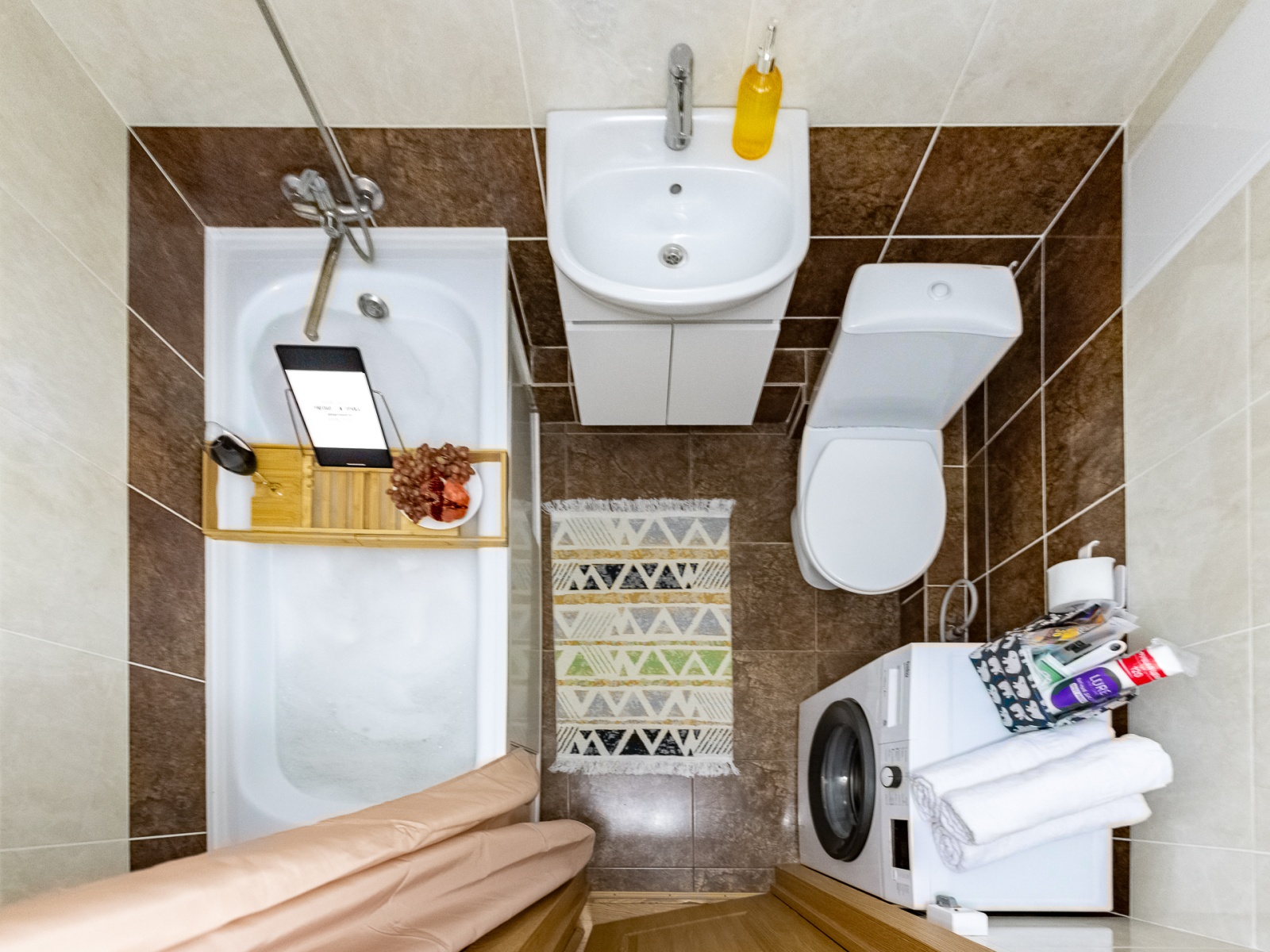 Волшебный вид на "Облака" с балкона-качели! (Рядом с парком Галицкого).