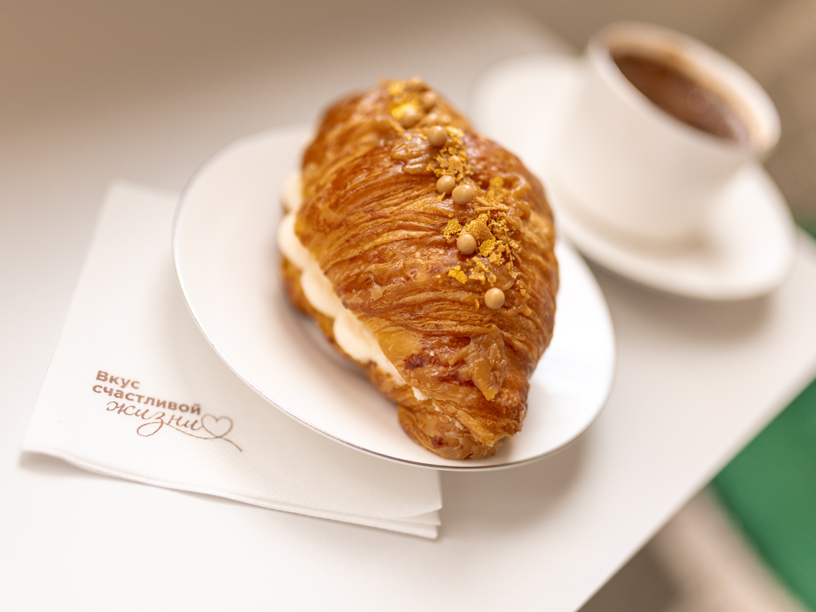 Уютная студия у Парков! Качели на балконе ждут вас! 