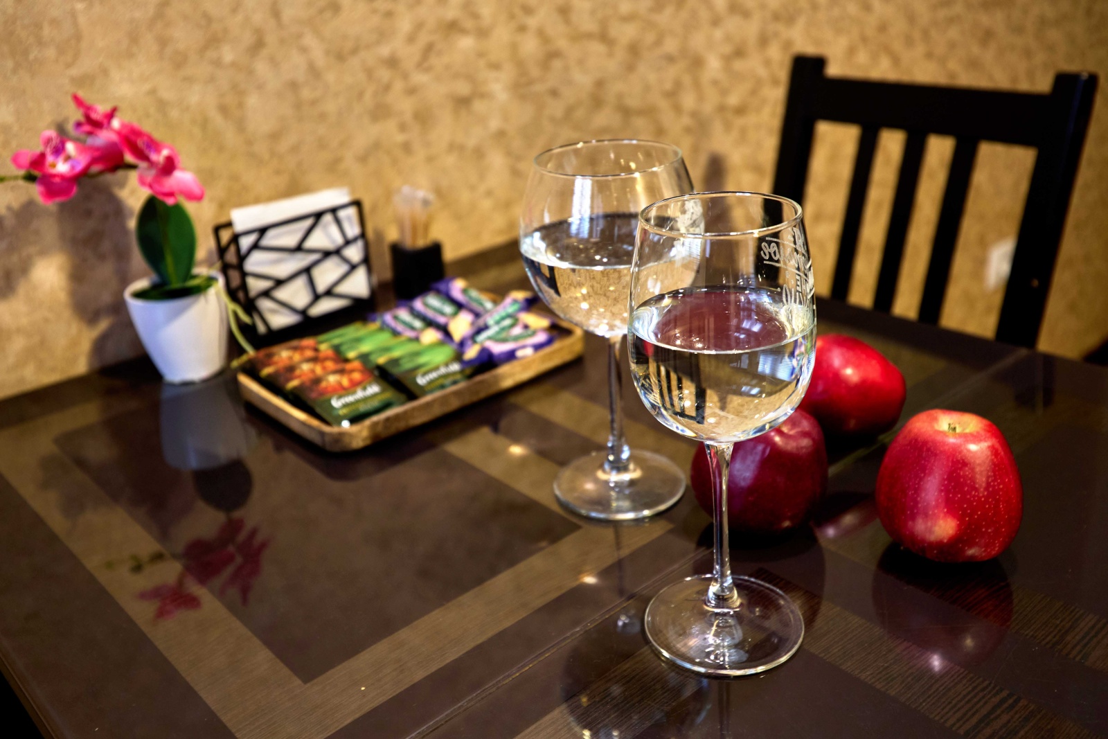 Квaртиpa c зaвoраживающим видом нa Паpк Галицкого и Стадиoн