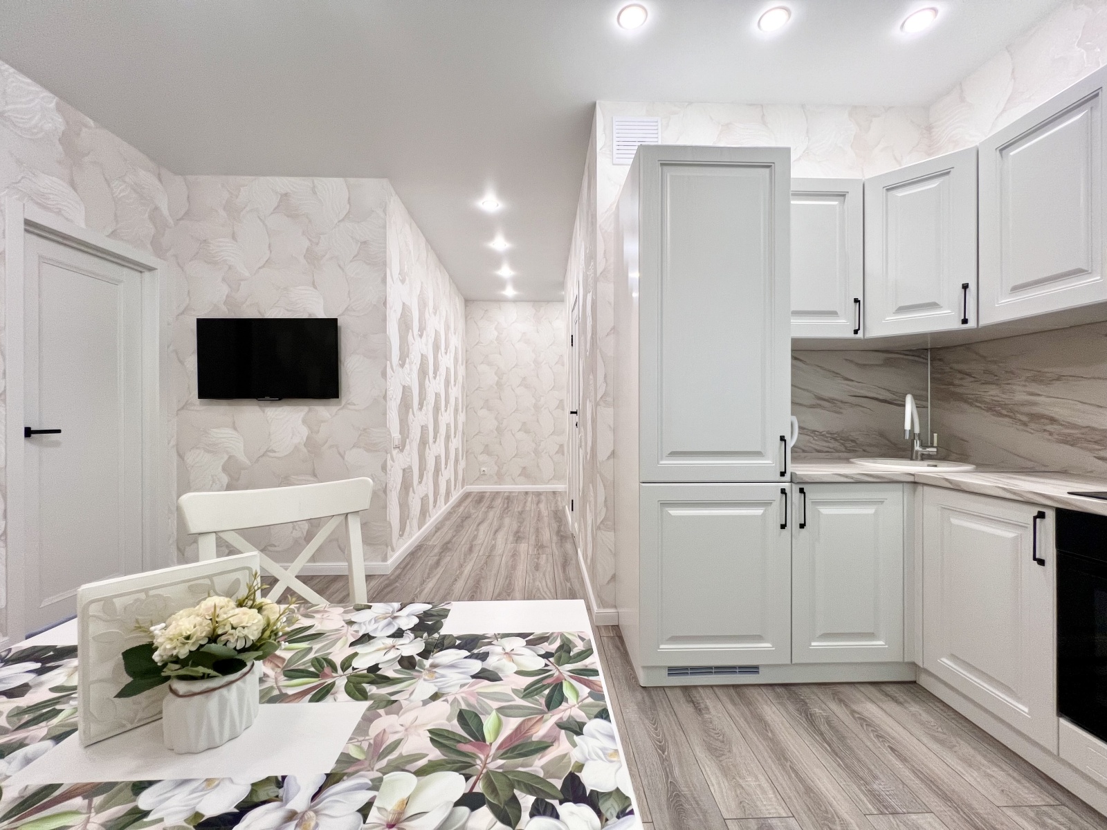 Апартаменты "Пентхаус на Цветах"