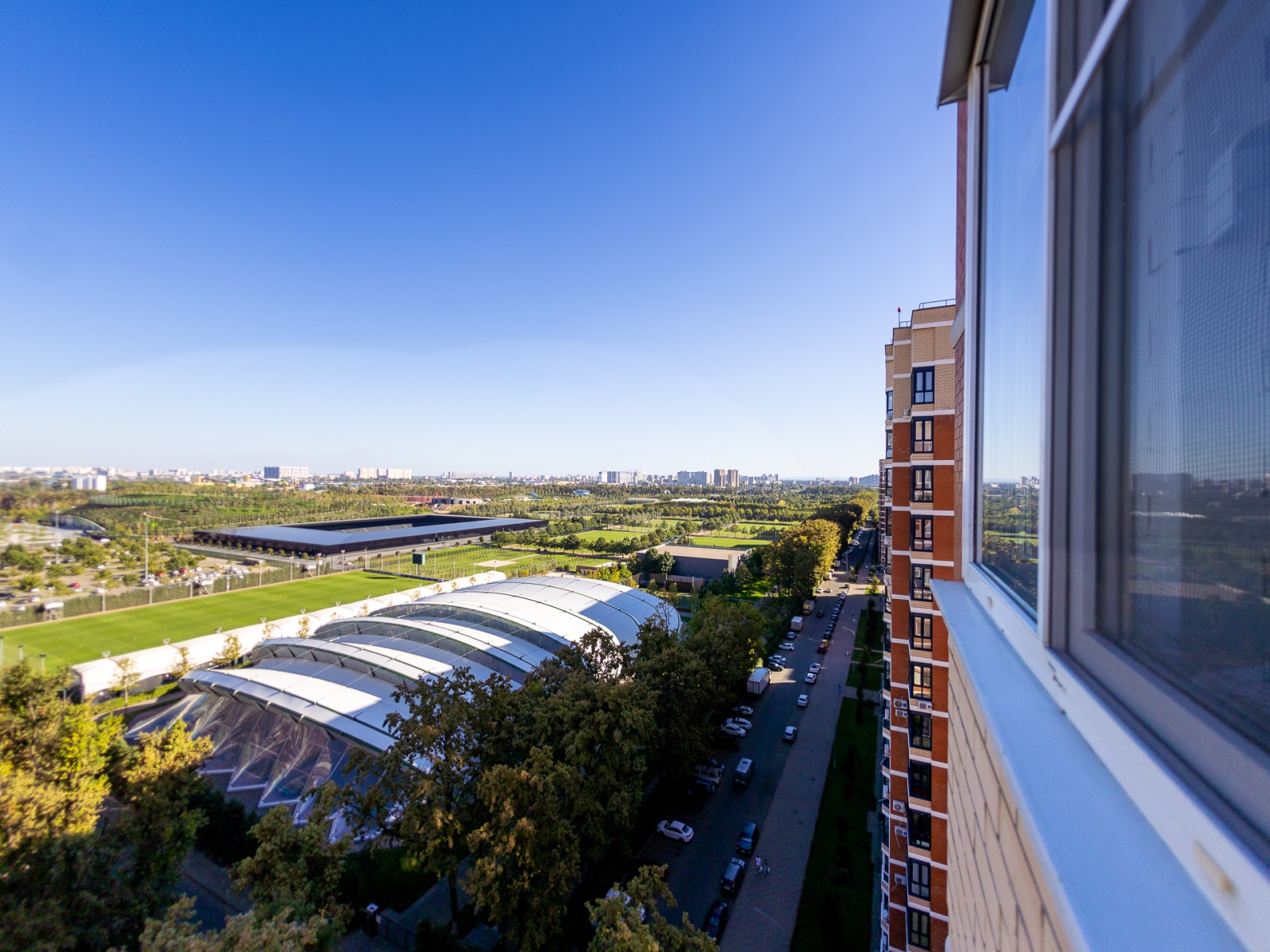 Волшебный вид на "Облака" с балкона-качели! (Рядом с парком Галицкого).