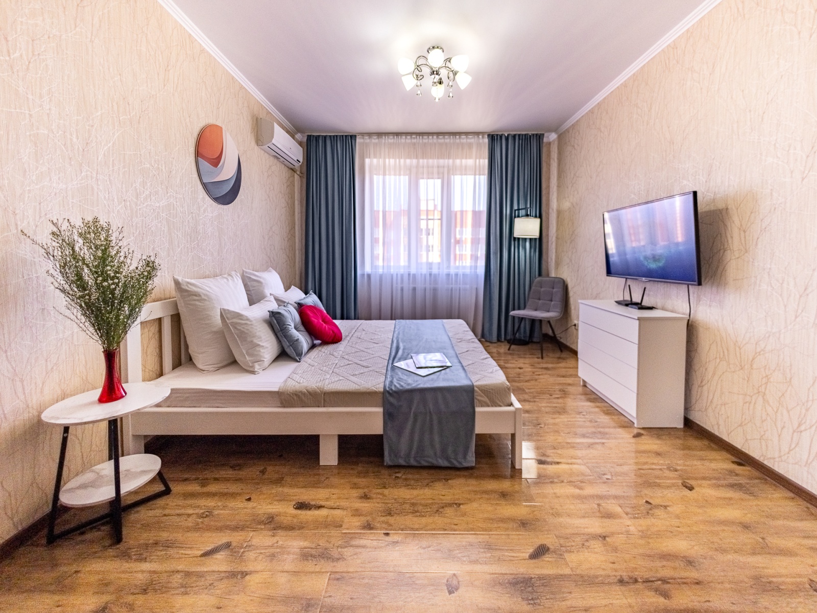 Открой Сердце Краснодара: Уютная Квартира у Парка Галицкого! 