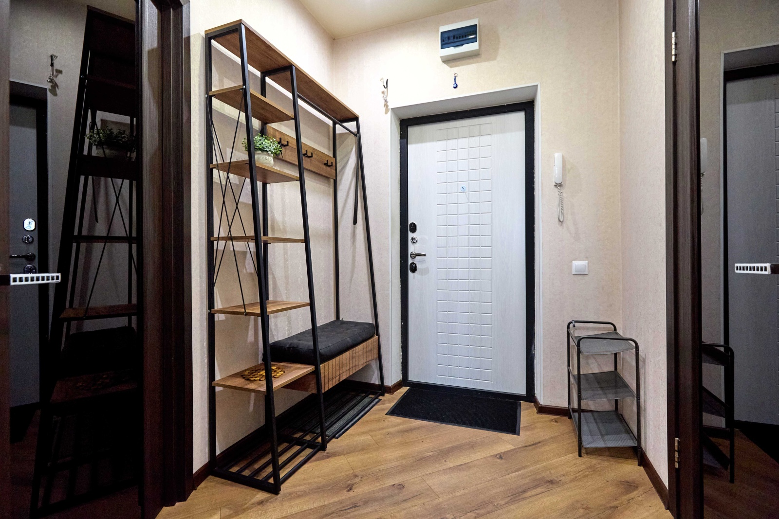 Квaртиpa c зaвoраживающим видом нa Паpк Галицкого и Стадиoн