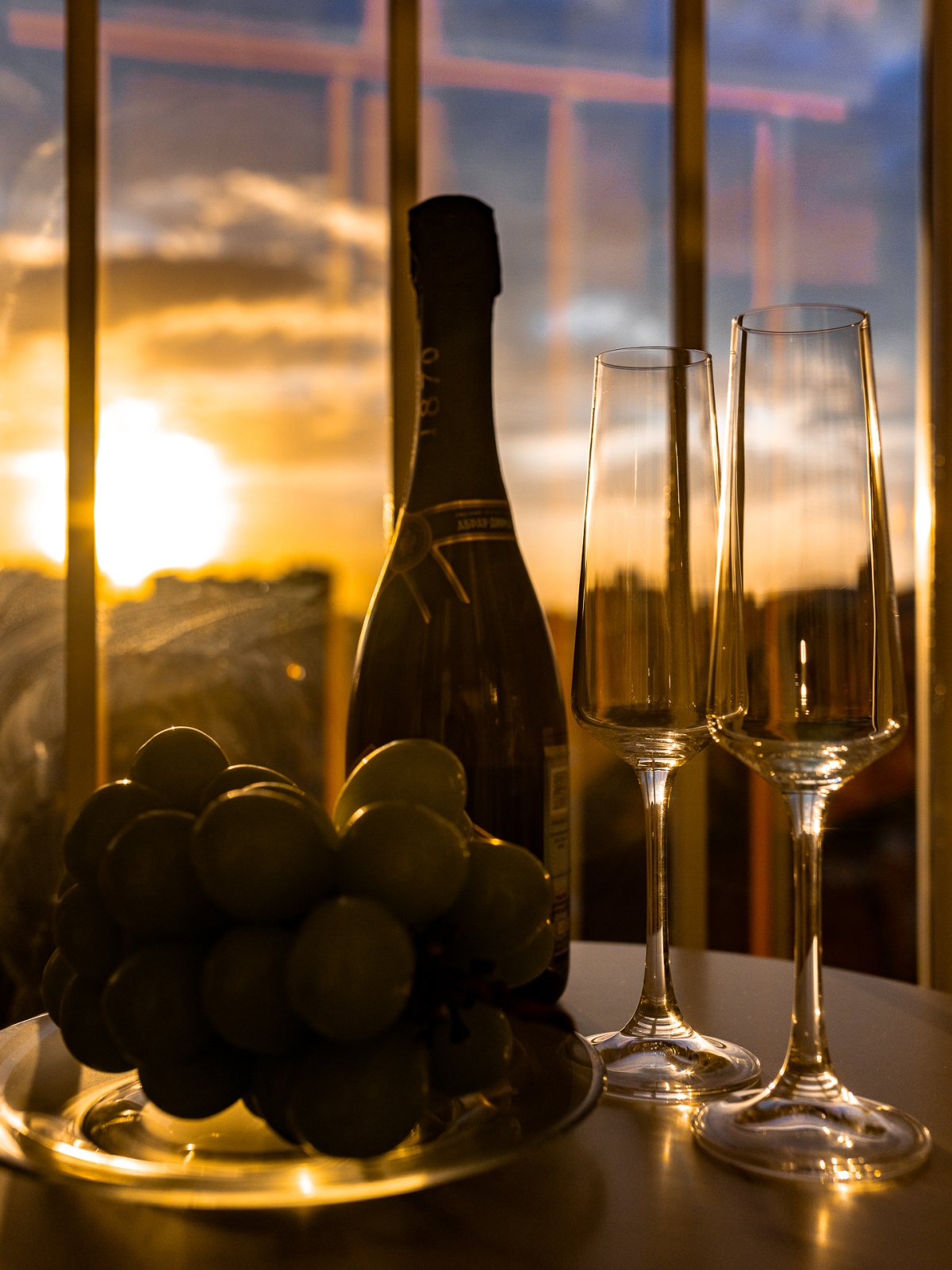 Закатная симфония у Парка Галицкого! 2-комнатная квартира мечта! 