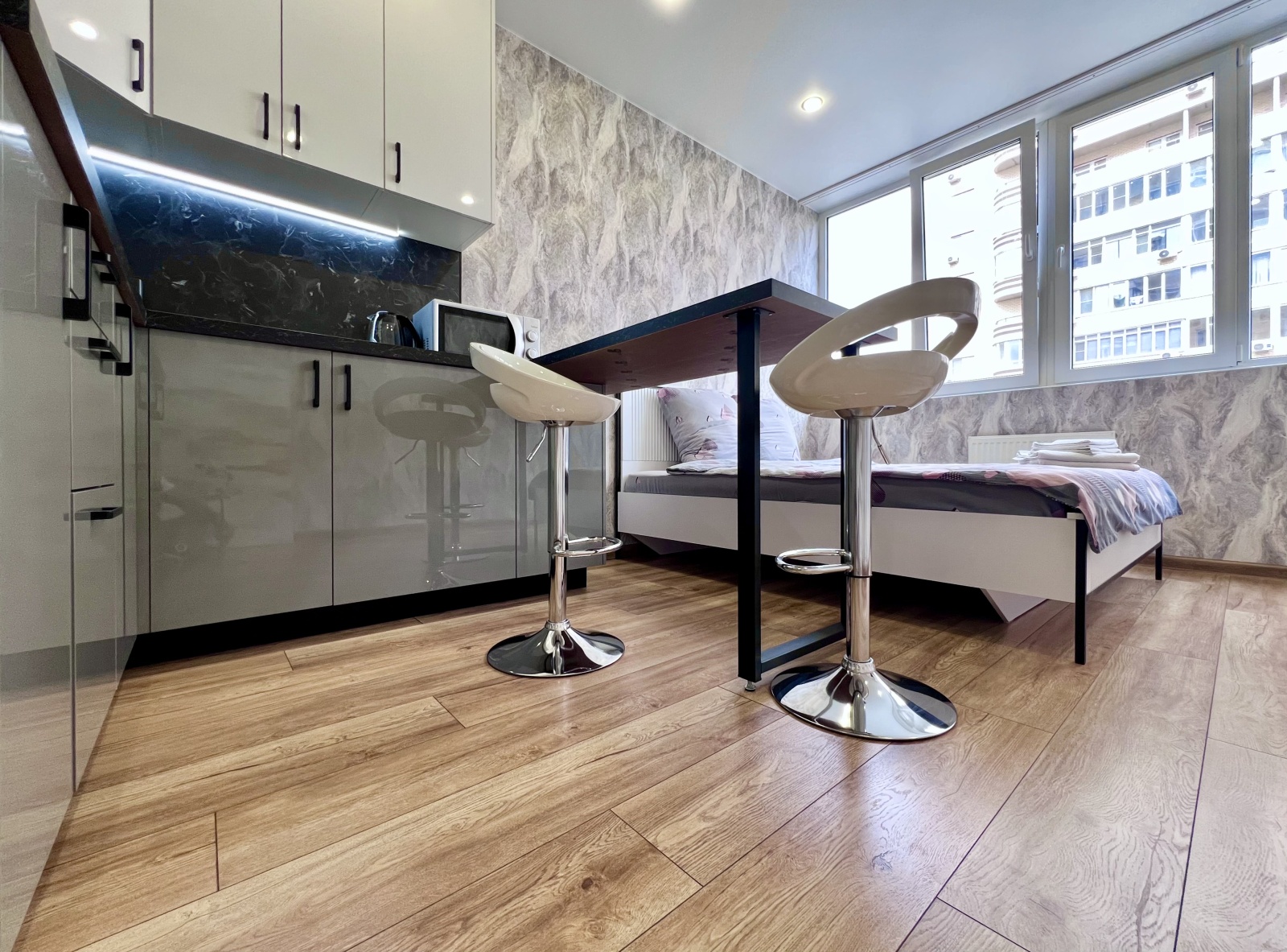 Апартаменты "Стильная студия на Цветах"