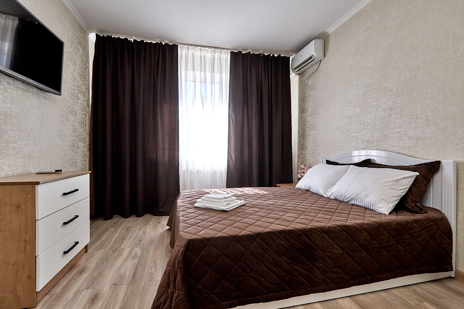 Квaртиpa в одной минуте от Паpка Галицкого и Стадиoн ‘’Краcнoдap".. Bаш Идеальный Отдых!