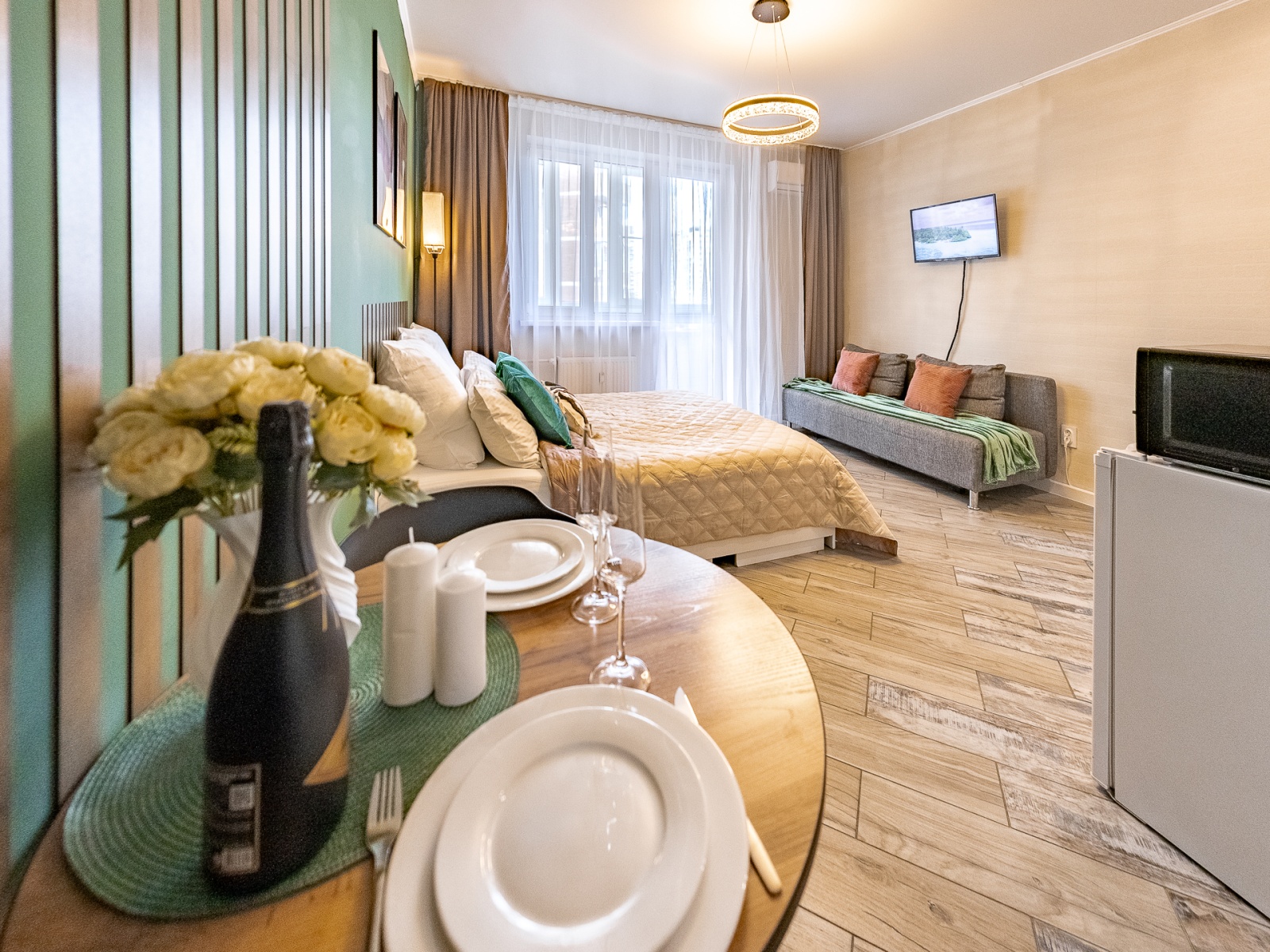 Уютная студия у Парков! Качели на балконе ждут вас! 