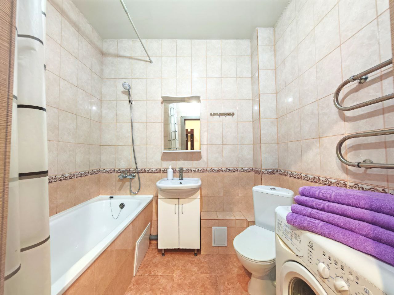 Вы полюбите это удобство, всего 1 минута до стадиона